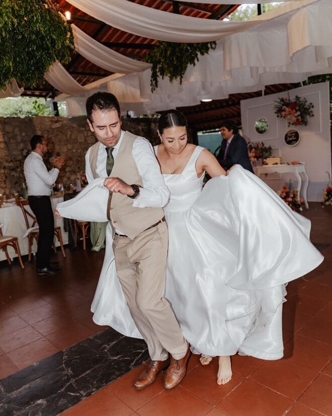 Retrato de pareja durante una sesión de boda
